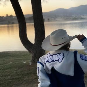 Meet your Posher, Celesa